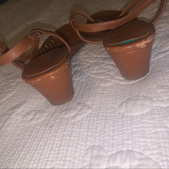 BCBG 7 wedge brown sandals - Picture 2 of 3